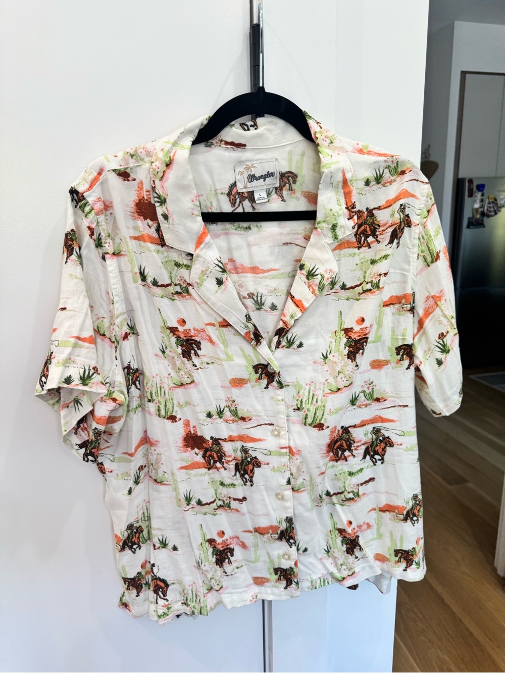 Wrangler Women’s L Cowboy Desert Print Western Shirt- NWOT